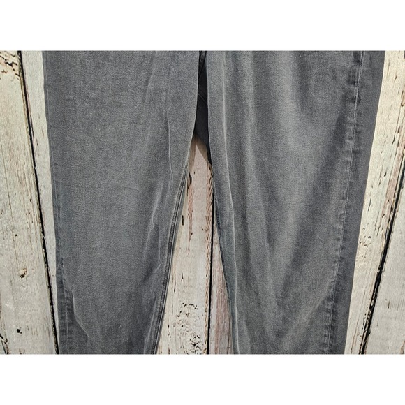 American Eagle Outfitters Curvy Mom Jeans Medium Wash Size 8 Grey Denim Pants NW - Picture 3 of 16